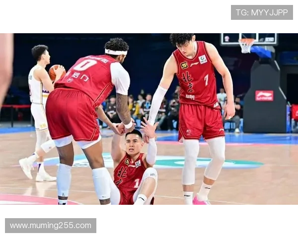 北京首钢男篮今晚激烈对决，精彩直播不容错过！